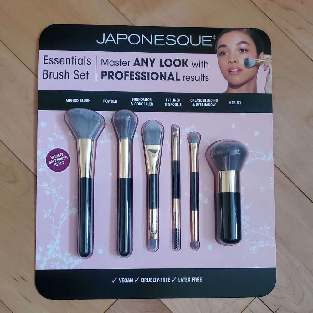 Essential Makeup Brush set by Japonseque 6 Pieces
